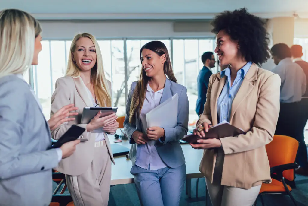 Partenariat entre OneStream et Girls Who Code pour propulser les femmes dans la tech et la finance.